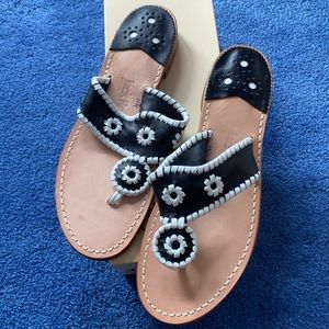 Jack Rogers Navajo Sandals Size 10.5 Black and White